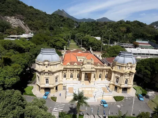Alerj aprova proposta que obriga exibição de vídeos sobre pontos turísticos do interior em eventos do estado