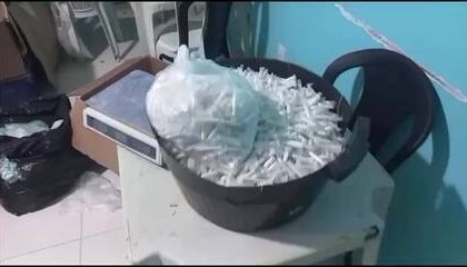 Laboratório de drogas do CV, com carga de R$ 15 milhões, é descoberto na Região dos Lagos