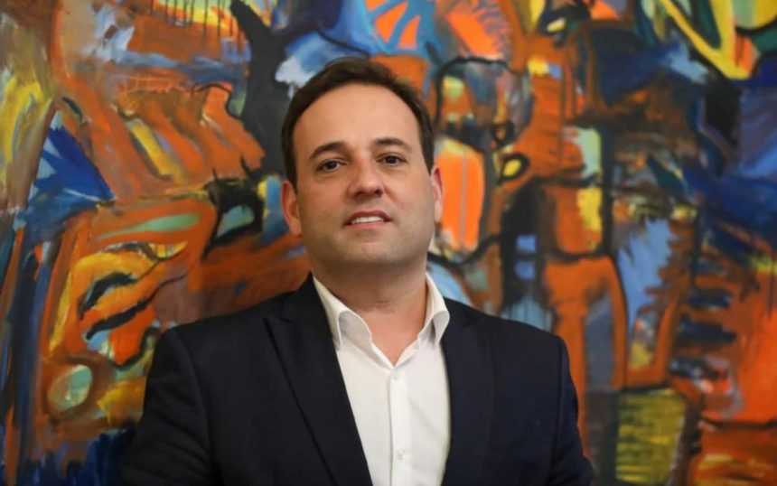 Ex-prefeito de Miguel Pereira, André Português teve os bens bloqueados pela Justiça