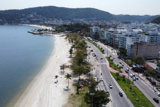 Prefeito de Niterói pede à União que devolva gestão da Praia de Charitas ao município