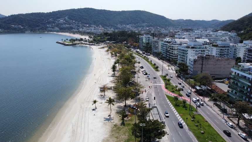 Prefeito de Niterói pede à União que devolva gestão da Praia de Charitas ao município