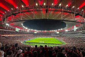 Venda do Maracanã foi debatida com presidente do Flamengo uma semana antes da decisão.