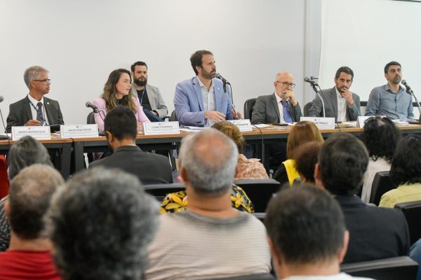 Em debate sobre uso dos royalties na Comissão de Servidores da Alerj, deputados alertam para ‘gestão temerária’ do RioPrevidência 50 Debate sobre uso dos royalties na Comissão de Servidores da Alerj