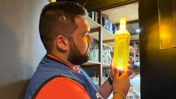 20 litros de chope vencido e sete garrafas de tequila são apreendidos em bares de Copacabana