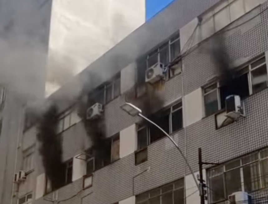 Incêndio no prédio do Centro de Estudos e Formação em Teatro Musical (Ceftem)