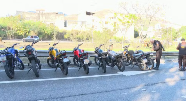 'Rolezinho' em Nova Iguaçu termina com oito motociclistas feridos; veja o vídeo