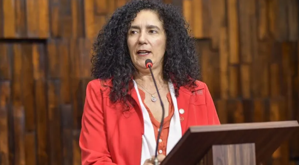 Bancada de esquerda na Alerj protocola pedido de CPI sobre a Operação Contenção, que resultou em 121 mortes 61 A deputada estadual Marina do MST é a autora do projeto que cria a CPI para investigar a operação policial nos complexos da Penha e do Alemão