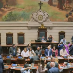 Novo 'mais valerá' de Paes avança na Câmara; projeto permite ampliação de shoppings, supermercados e hospitais 66 Novo 'mais valerá' de Paes avança na Câmara; projeto permite ampliação de shoppings, supermercados e hospitais