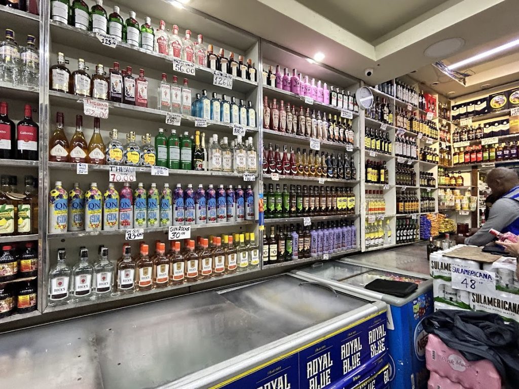 Fiscalização do estado descarta 20 litros de bebidas irregulares de bares, restaurantes e depósitos 63 IMG 0681 1