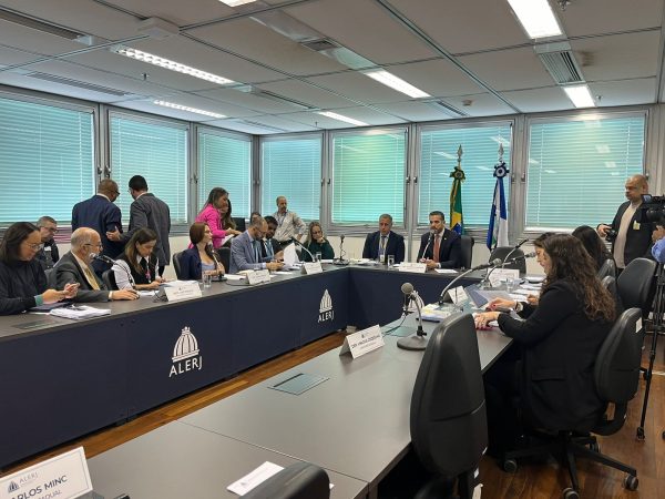 CCJ da Alerj dá parecer favorável ao novo Código de Direito dos Animais 50 CCJ da Alerj dá parecer favorável ao novo Código de Direito dos Animais