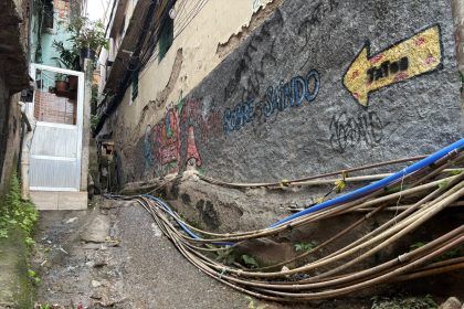 Rocinha recebe reestruturação do sistema de água para acabar com os 'macarrões'