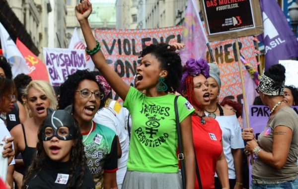 Violência política tem um caso a cada cinco dias na Região Metropolitana 62 Mulheres foram principais vítimas de violência cometida por políticos em exercício