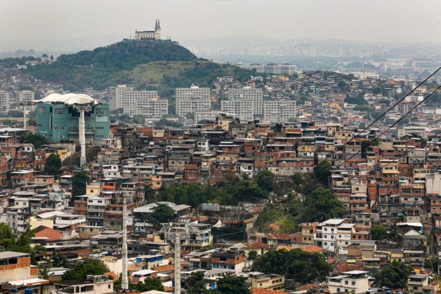 Programa do governo federal garante CEP para 1.668 favelas do Rio