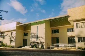 Dr. Serginho sanciona lei e reconhece estado de calamidade financeira na Saúde de Cabo Frio