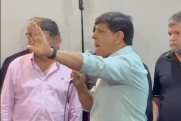 Treta em Angra: o deputado Marcelo Dino (União) participou de reunião sobre a taxa de turismo que será instituída na Ilha Grande a partir de 2027 e acabou se desentendendo com o vereador Helinho do Sindicato (Agir)