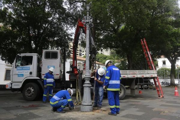 RioLuz em ação nas ruas: segundo o projeto de Lei Orçamentária Anual (PLOA) da prefeitura para 2026, a arrecadação da Cosip deve passar de R$ 477,9 milhões em 2025 para R$ 1,39 bilhão em 2026