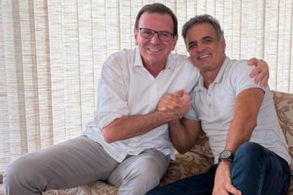 Mais chegados que irmãos: Aécio Neves recebe Eduardo Paes para novas bênçãos tucanas 72 Matando as saudades do ninho: prefeito Eduardo Paes visitou o deputado por Minas Gerais, Aécio Neves