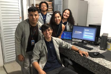Jovens premiados por criar plataforma de gestão de cemitérios