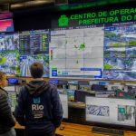 O presidente da Câmara do Rio e prefeito em exercício, Carlo Caiado, visitou o COR, para conferir como a cidade estava preparada para a chegada de um temporal — que, felizmente, não veio