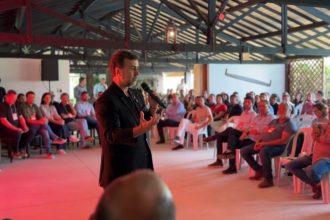 Marcelo Freixo, presidente da Embratur, lançou, em Areal, programa Novas Rotas, parte do projeto de internacionalização do turismo no interior