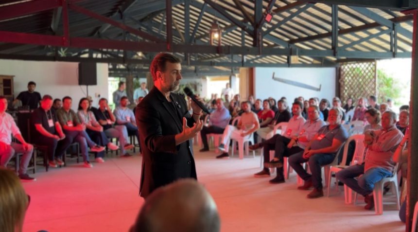 Marcelo Freixo, presidente da Embratur, lançou, em Areal, programa Novas Rotas, parte do projeto de internacionalização do turismo no interior