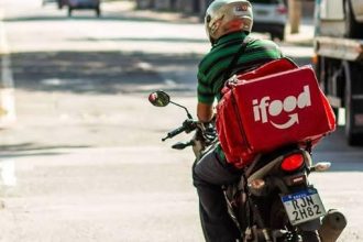 Entregador de delivery agora tem regras especificadas em decreto e o não cumprimento pode levar a sanções e até ao descredenciamento