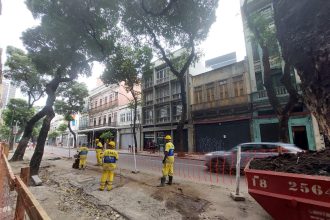 Obras na Rua da Cerveja avançam, com calçadão e chegada de nova cervejaria