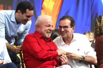 O prefeito Eduardo Paes e o presidente Lula, no Rio, nesta quarta-feira, no lançamento da Carteira Nacional Docente do Brasil