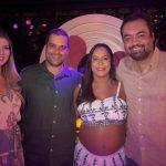 Luciana Pires com o governador Cláudio Castro (PL): o chá de bebê da advogada reuniu políticos do partido de Jair Bolsonaro ao PT do presidente Lula