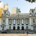 A Câmara do Rio vota, nesta terça-feira (21), o projeto do novo "mais valerá" do prefeito Eduardo Paes (PSD), que vai beneficiar supermercados e shoppings