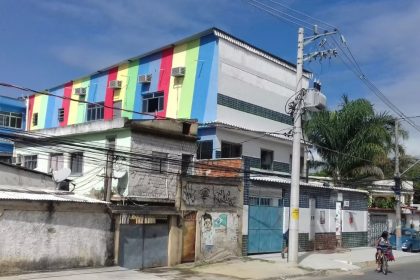 Segunda edição do CAU/RJ Favela tem como tema 'Moradia digna é direito, não privilégio!' 80 O Instituto Mundo Novo, em Chatuba, Mesquita, recebe no dia 30 de outubro a nova edição do CAU/RJ Favela, com o tema “Moradia digna é direito, não privilégio!”