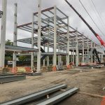 Paes visita obras da Fábrica do Samba, na região da antiga Estação Leopoldina