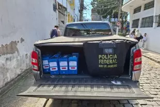 Celulares e documentos de investigados foram apreendidos em Angra dos Reis e Copacabana - Foto: Divulgação/Polícia Federal