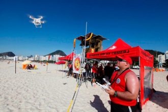 O Corpo de Bombeiros já usa drones, mas o estado quer comprar aeronaves mais robustas, com a capacidade de voar em condições adversas e levar cargas de mais de dez quilos