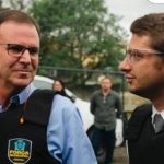 O delegado Brenno Carnevale e o prefeito Eduardo Paes: o governador Cláudio Castro manteve o artigo que veta delegados da Polícia Civil no comando de corporações de policiamento ostensivo, atingindo diretamente o diretor-geral da Divisão de Elite da Guarda Municipal