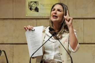 Gigi Castilho denuncia que há quase três meses, água não chega a Guaratiba