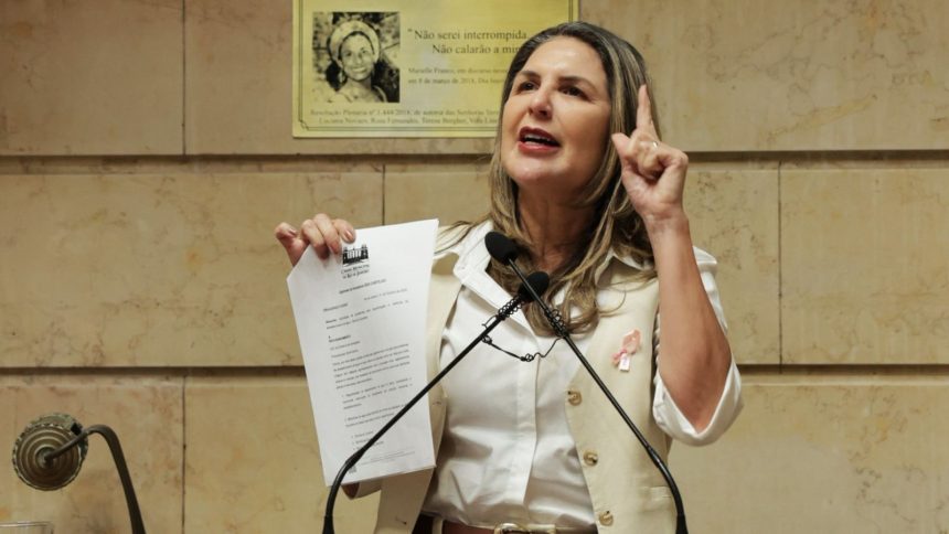 Gigi Castilho denuncia que há quase três meses, água não chega a Guaratiba