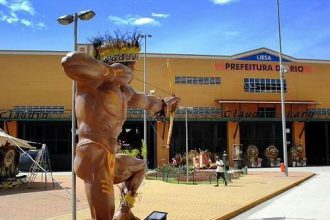 A atual Cidade do Samba, construída em 2006, daria lugar a um empreendimento imobiliário: projeto de transformação da área do Sambódromo agora prevê a construção de novos barracões na Avenida Presidente Vargas