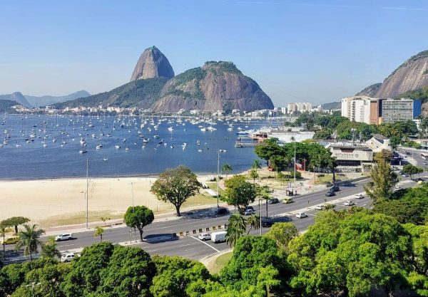 Previsão do tempo: sol dá as caras e traz forte calor para o Rio no fim de semana 48 Previsão do tempo indica fim de semana de muito sol e calor no Rio