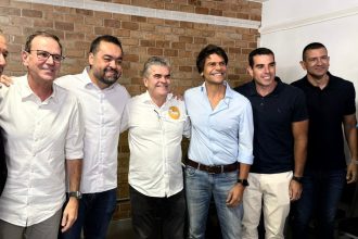 Toda a política fluminense se reuniu na festa de Luciano