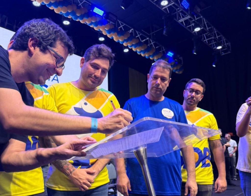 Luciano Vieira se filia ao PSDB em grande festa com Castro e Paes 62 WhatsApp Image 2025 10 25 at 11.57.57