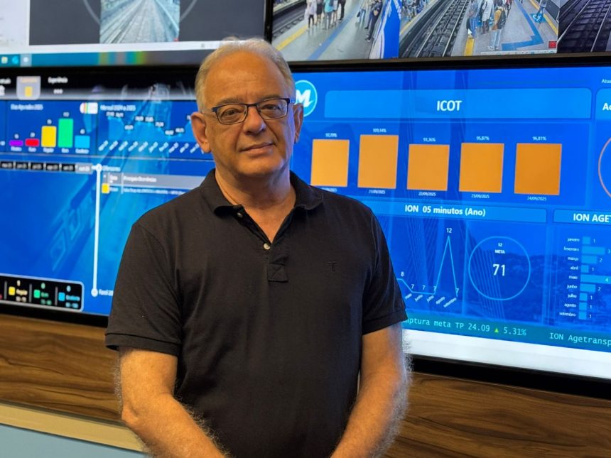 MetrôRio celebra o Dia do Metroviário contando histórias de quem mantém o Rio em movimento 61 Sérgio Carneiro, que trabalha no MetrôRio desde 1977, é um dos homenageados.
