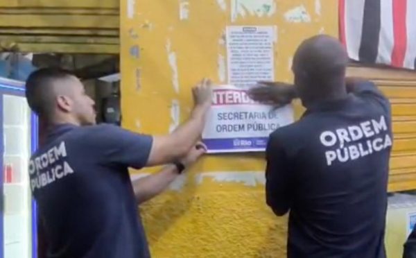 Fiscalização fecha bares na Lapa e no Centro do Rio antes de show de João Gomes 61 Fiscalização interditou quatro estabelecimentos clandestinos e autuou outros 12 por falhas estruturais e sanitárias. - Foto: Divulgação/Seop