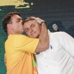 Flávio Bolsonaro descarta apoio a Paes e diz que está testando nomes fortes para o governo 65 "Alguém me explica como dá pra ser palanque de Bolsonaro e Lula ao mesmo tempo?", questionou o senador - Foto: Instagram