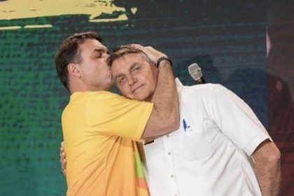 Flávio Bolsonaro descarta apoio a Paes e diz que está testando nomes fortes para o governo 74 "Alguém me explica como dá pra ser palanque de Bolsonaro e Lula ao mesmo tempo?", questionou o senador - Foto: Instagram