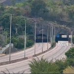 Linha Amarela, Grajaú-Jacarepaguá e diversas vias no Rio são fechadas após megaoperação na Zona Norte 65 Linha Amarela foi interditada na altura da praça do pedágio por conta de obstrução de pistas