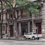 O prédio histórico do Instituto do Patrimônio Artístico Nacional (Iphan), inaugurado em 1908, que teve as cantarias perfuradas para a instalação de letreiros