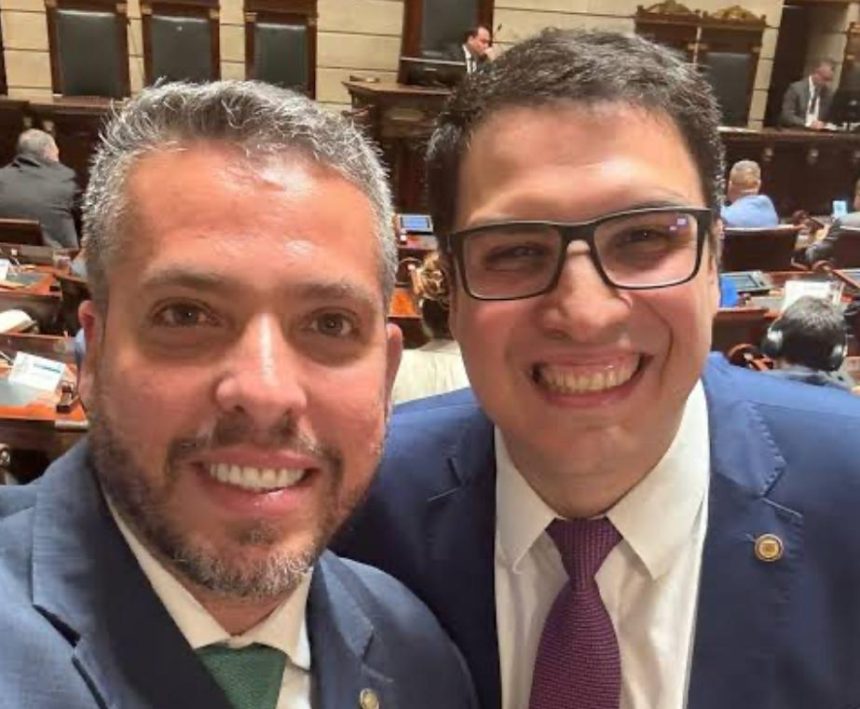 Irmãos Amorim apresentam projetos para celebrar o 'Dia da Neutralização de Criminosos' 61 Rodrigo e Rogério Amorim: irmãos parlamentares propuseram a criação do "Dia da Neutralização de Criminosos", para celebrar a morte de 115 pressoas nos Complexos do Alemão e da Penha, na última terça-feira