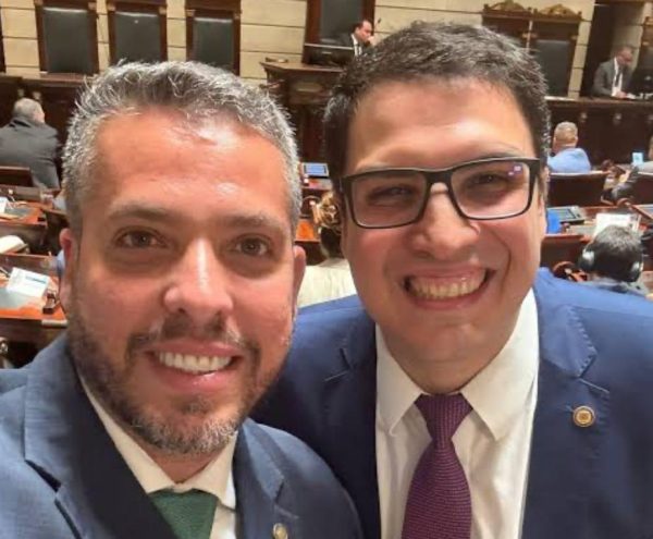 Rodrigo e Rogério Amorim: irmãos parlamentares propuseram a criação do "Dia da Neutralização de Criminosos", para celebrar a morte de 115 pressoas nos Complexos do Alemão e da Penha, na última terça-feira