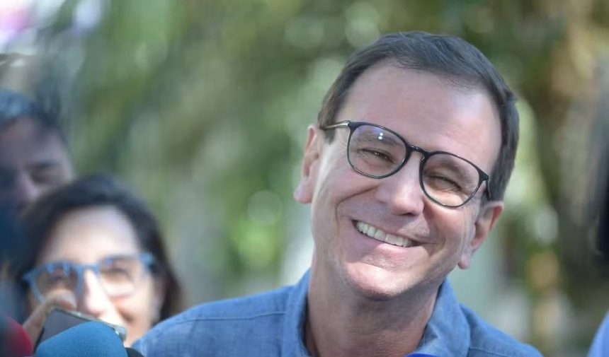 Eduardo Paes está na lista dos 100 líderes mais influentes na área climática, segundo a ‘Time’ 61 Segundo a Revista Time, o prefeito Eduardo Paes (PL) está na lista dos líderes climáticos por suas ações para tornar a cidade mais sustentável